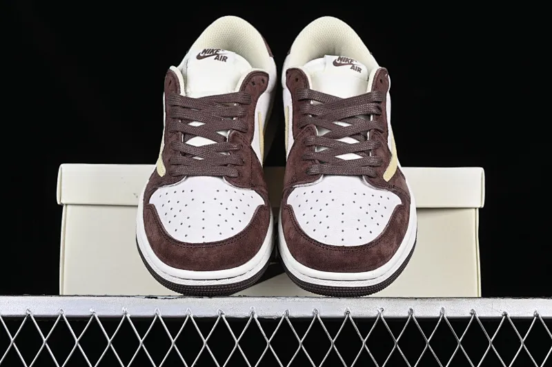 All Categories Air Jordan Jordan Series Basketball Shoes Air Jordan 1 Low Travis Scott x Air Jordan 1 Low OG AJ1 Joe 1 Reversed Overhook Joint Style Casual Sports Basketball Shoes DM7866-810